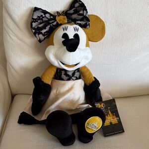 Disney Minnie Mouse MAIN ATTRACTION Plush COLLECTORS EDIT GOLD NEW IN BOX